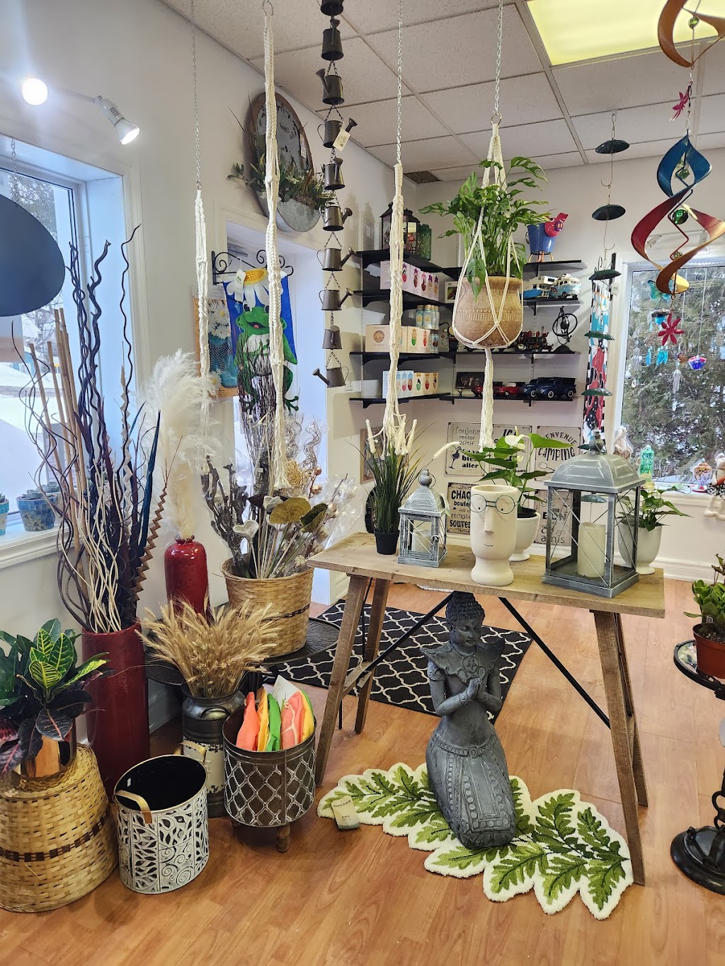 Fleur de Guy | 101 Rue Principale, Saint-André-Avellin, QC J0V 1W0, Canada | Phone: (819) 983-1099