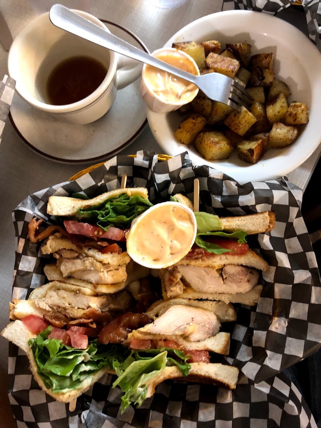 Dépanneur Le Pick Up | 7032 Rue Waverly, Montréal, QC H2S 3J2, Canada | Phone: (514) 271-8011
