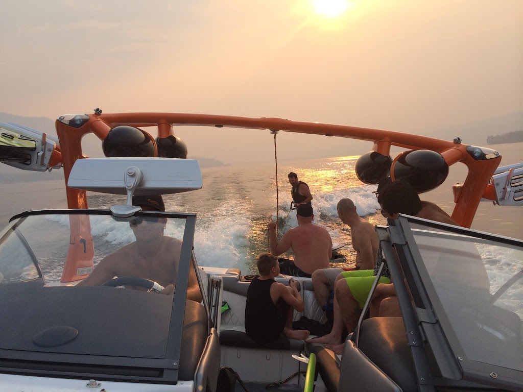Captains Village Marina | 3877 Captains Village Way, Scotch Creek, BC V0E 3L0, Canada | Phone: (250) 955-2424