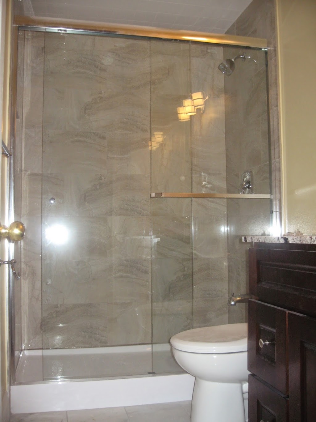 HD Kitchen & Bath Mississauga Ontario | 400 Matheson Blvd E #22, Mississauga, ON L4Z 1P1, Canada | Phone: (905) 755-0111
