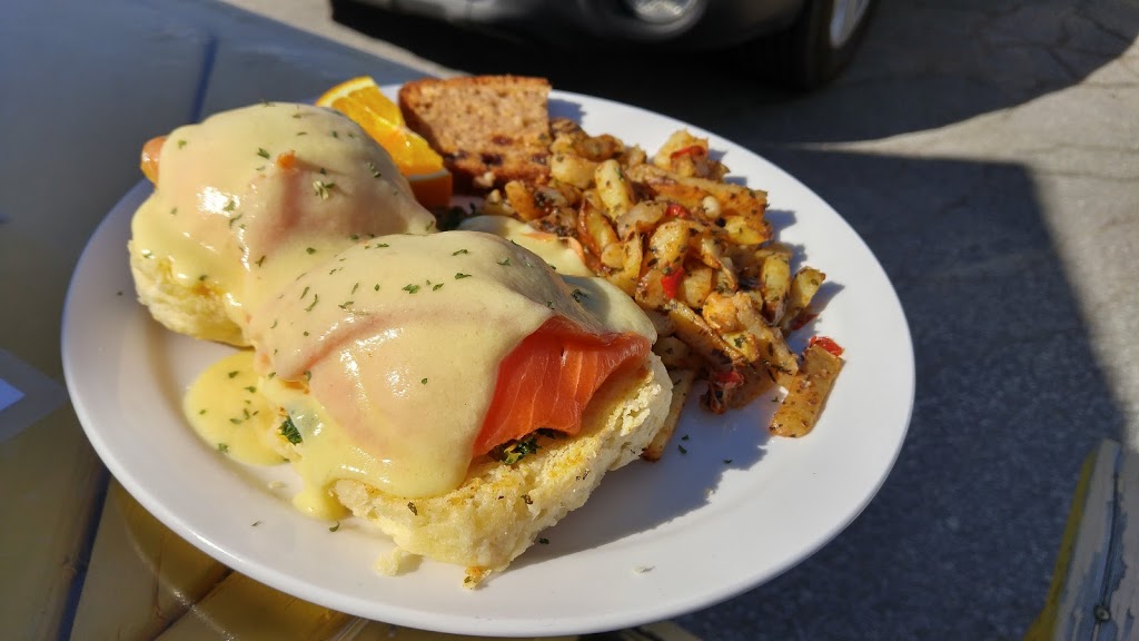 Mollys Bistro Bakery | 170 Bobcaygeon Rd, Minden, ON K0M 2K0, Canada | Phone: (705) 286-6988
