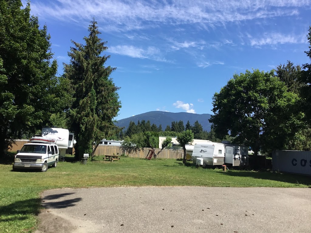 Apple Grove Motel | 6000 50 St NE, Canoe, BC V0E 1K0, Canada | Phone: (250) 832-6955