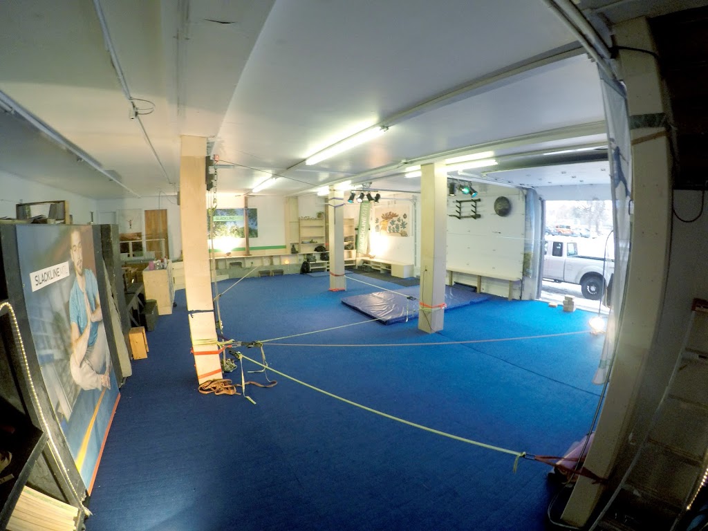 Slackline Montréal | Ensembles 1" 2" Nylon Polyester | Cours et  | 5450-B De, Rue de Bordeaux, Montréal, QC H2H 2A8, Canada | Phone: (514) 564-7295
