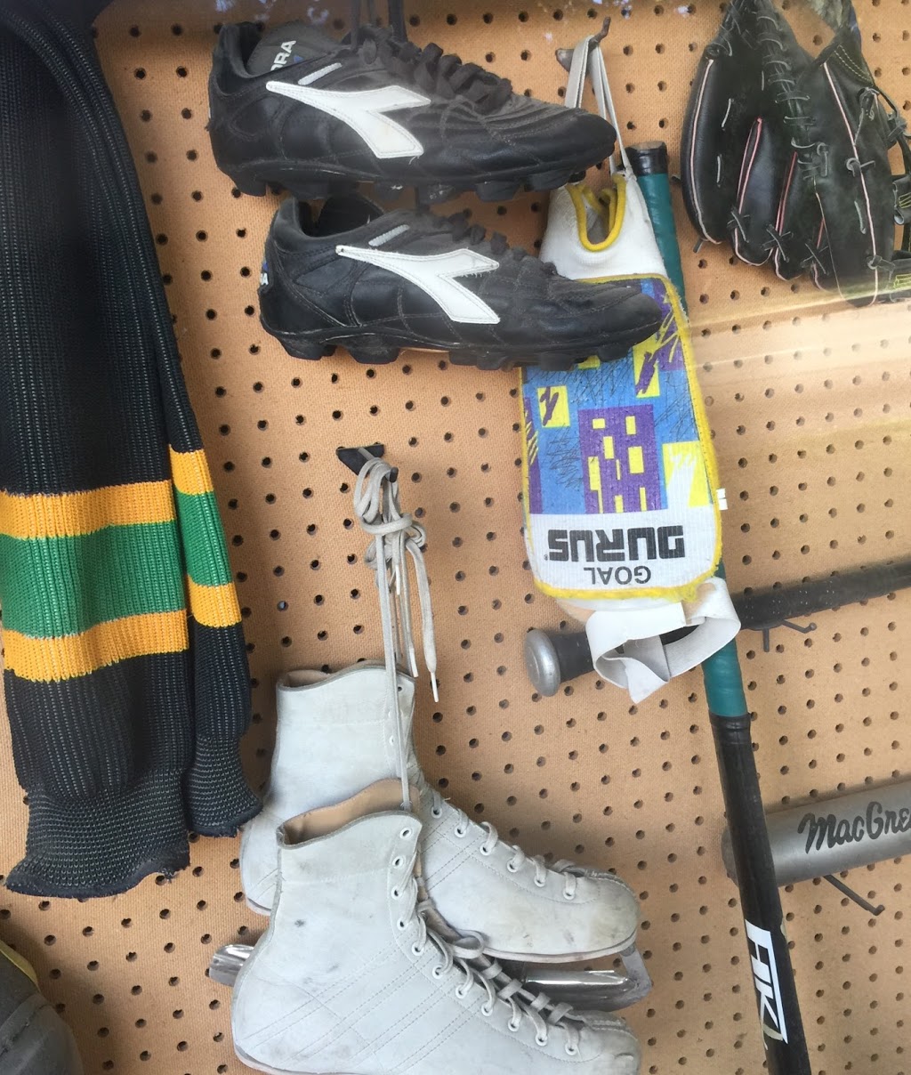 Cheapskates | 3644 W 16th Ave, Vancouver, BC V6R 3C4, Canada | Phone: (604) 222-1125