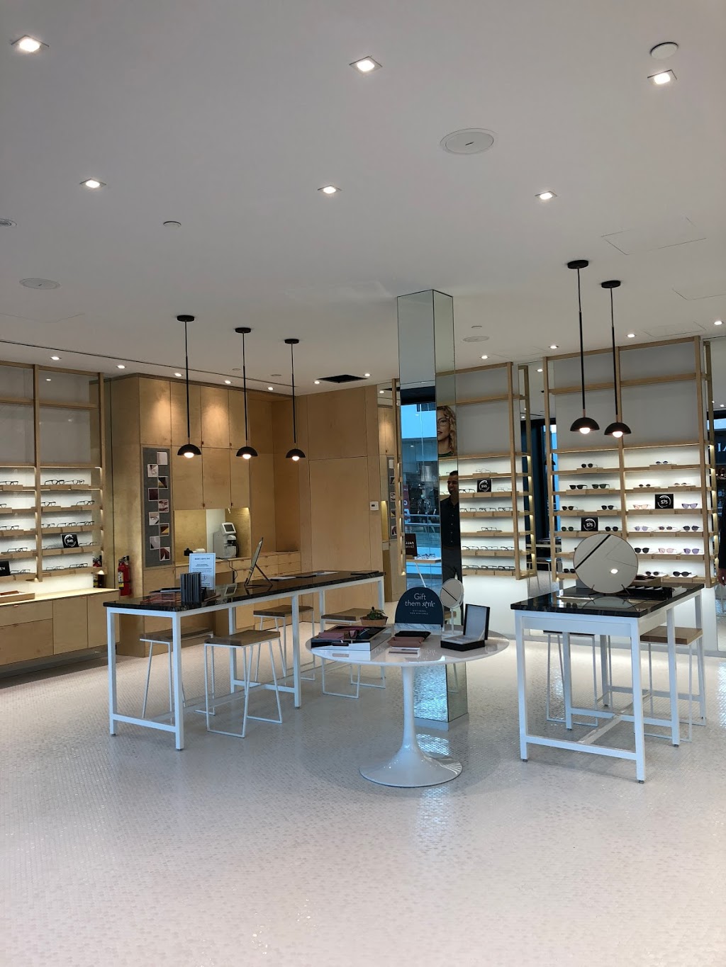 BonLook - Guildford Town Centre | 10355 152 St, Surrey, BC V3R 7C1, Canada | Phone: (877) 755-6659