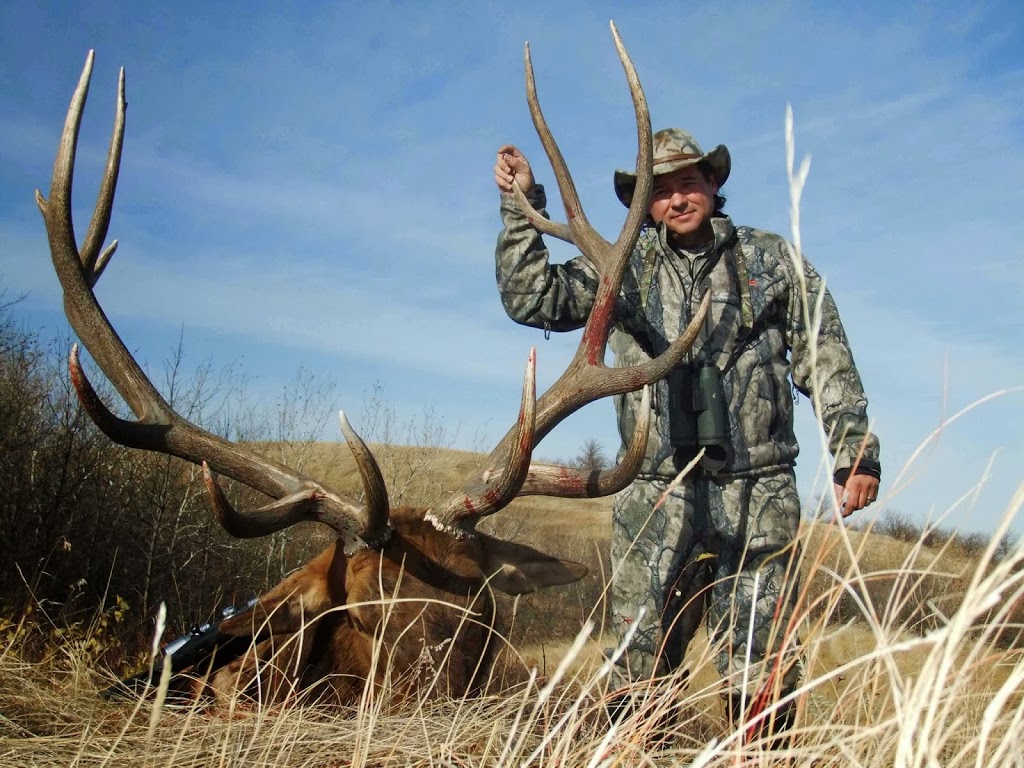 Hartland Whitetails | NE Section 19 13 25 W2, Box 187, Briercrest, SK S0H 0K0, Canada | Phone: (306) 313-1151