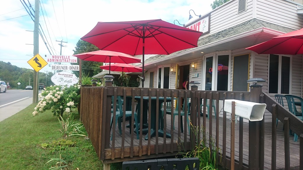 Restaurant Le Bon-D Ayers Cliff | 871 Rue Main, Ayers Cliff, QC J0B 1C0, Canada | Phone: (819) 838-4777