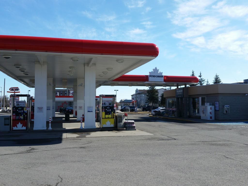 Petro-Canada | 690 Hunt Club Rd, Ottawa, ON K1V 1C3, Canada | Phone: (613) 737-3155