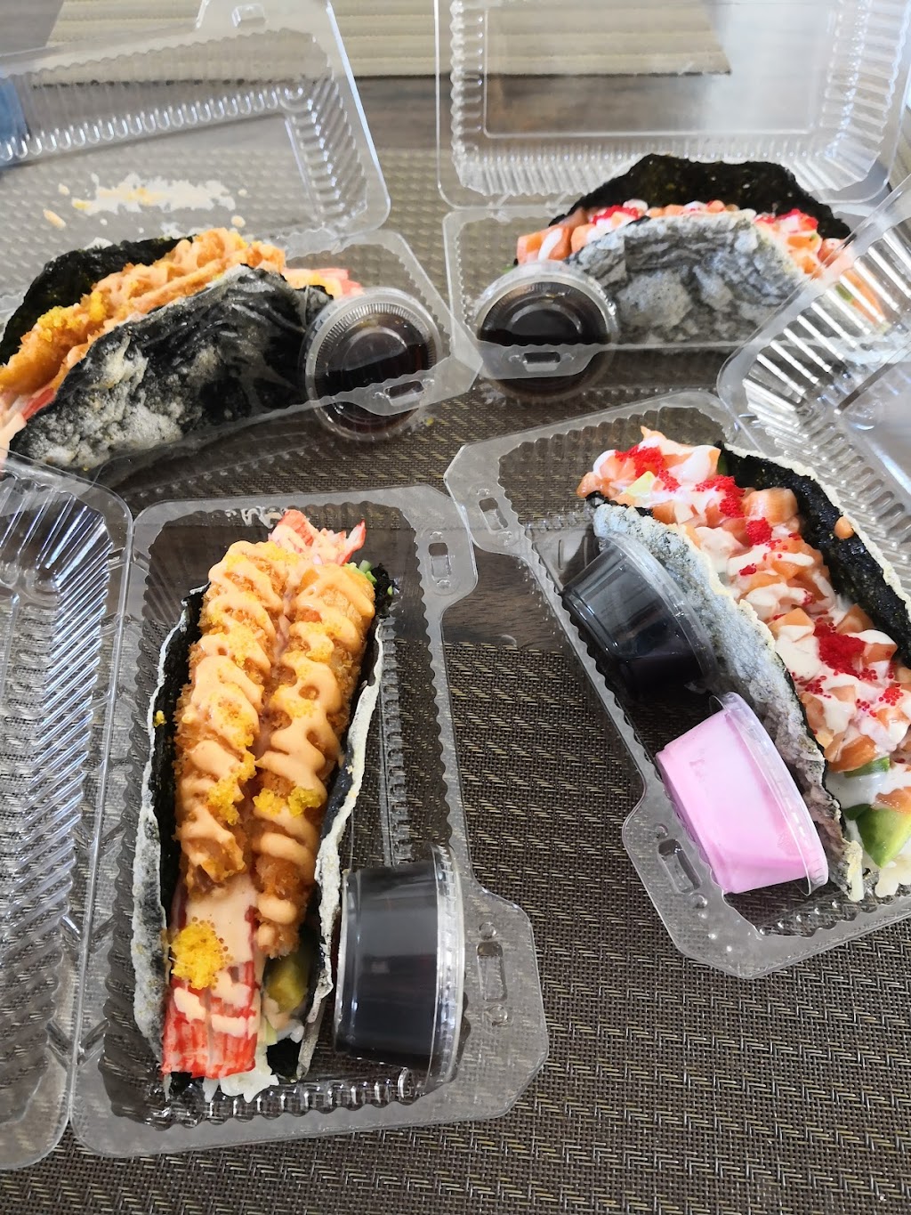 Moyasu Sushi Fusion | 949 Bd Arthur-Sauvé, Laval, QC H7R 3V9, Canada | Phone: (450) 627-1777