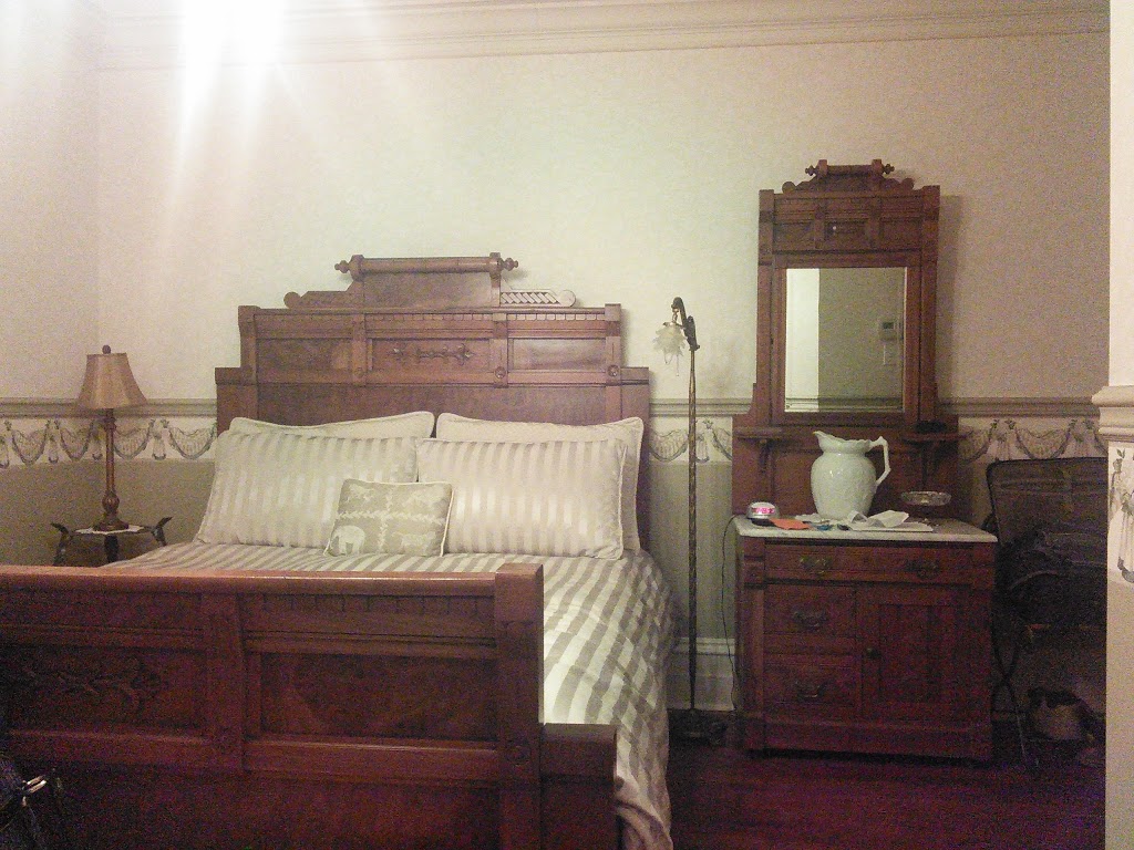 Gîte Loiselle | 836 rue Des Ursulines, Trois-Rivières, QC G9A 5B9, Canada | Phone: (819) 375-2121