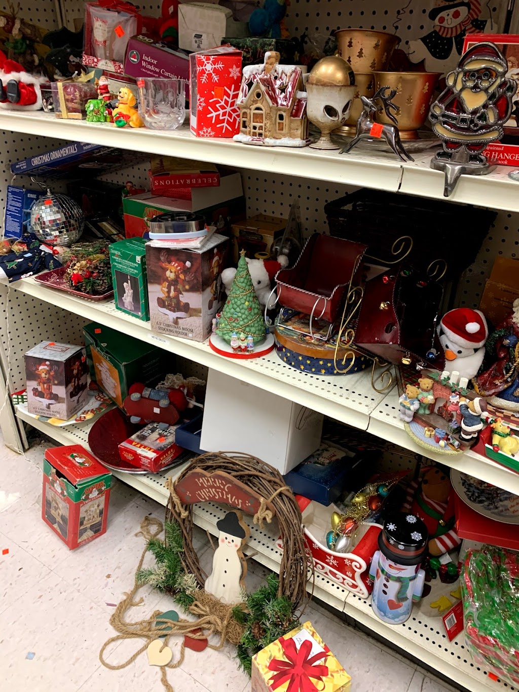 The Salvation Army Thrift Store | 3245 Fairview St, Burlington, ON L7N 3L1, Canada | Phone: (905) 633-8762