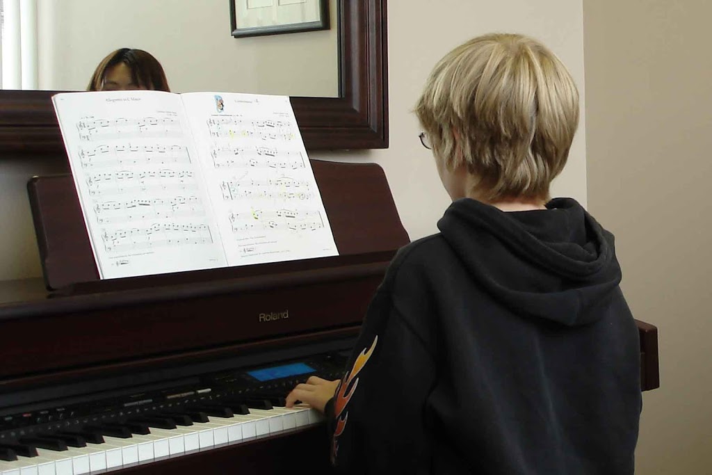 Wandering Minstrel Music School | 16 Main St, Mississauga, ON L5M 1X3, Canada | Phone: (905) 542-3299