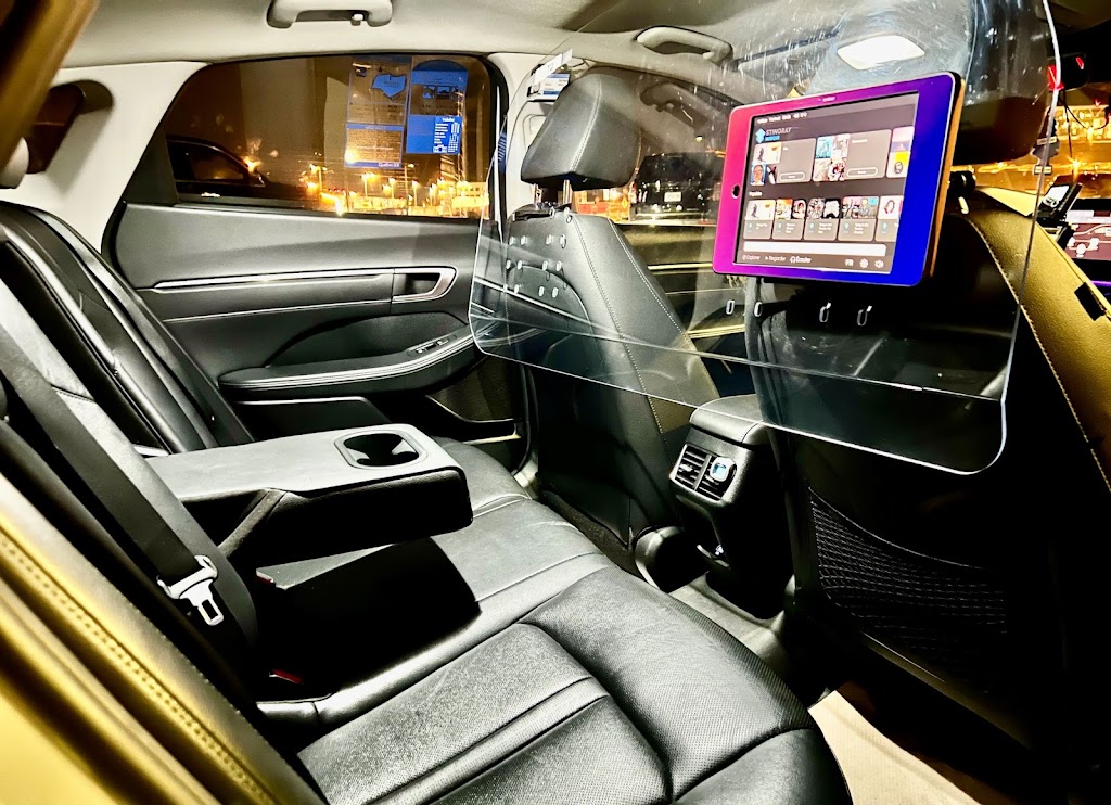 Taxi Lavaltrie Service | 400 R. Georges-Estu, Lavaltrie, QC J5T 0J8, Canada | Phone: (438) 938-3193