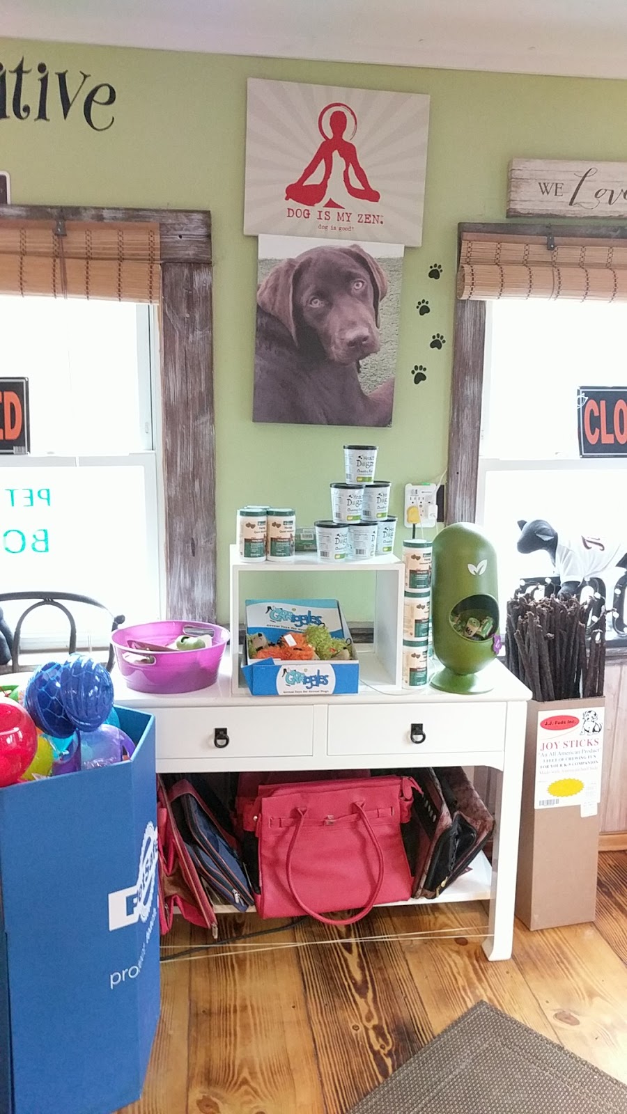 Lucys Dog House | 147 S Water St, Marine City, MI 48039, USA | Phone: (810) 765-5202
