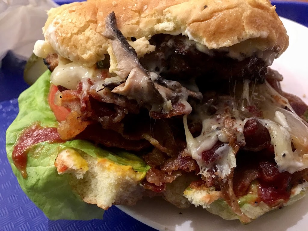 The Falls Deli | 6380 Fallsview Blvd, Niagara Falls, ON L2G 3W6, Canada | Phone: (888) 325-5788