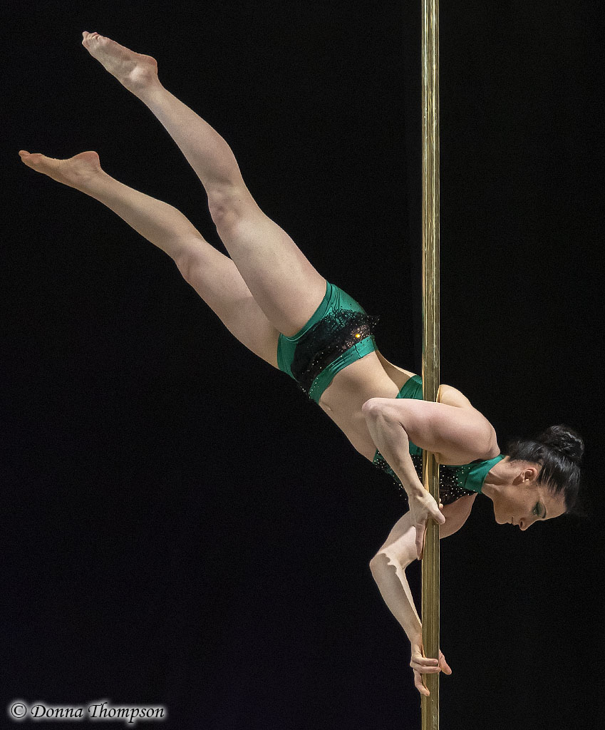 AcroPark - Pole & Aerial Circus Studio | 3650 Boulevard de la Cité-des-Jeunes #103, Vaudreuil-Dorion, QC J7V 8P2, Canada | Phone: (514) 910-8234