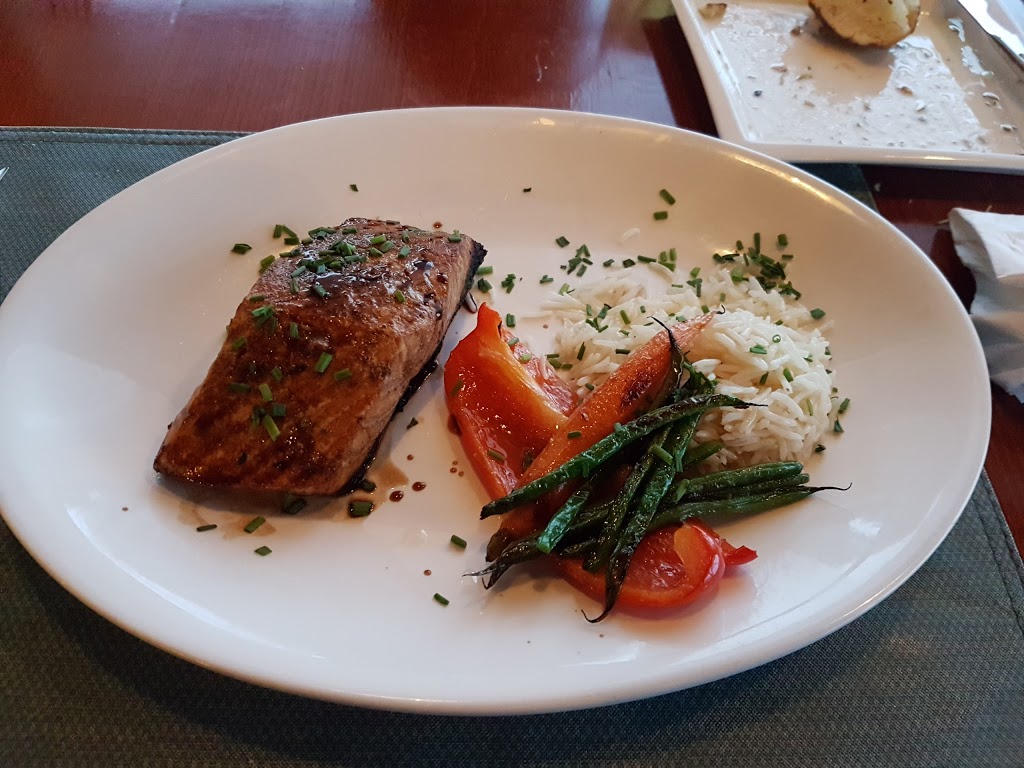 Alfredos Ristorante | 1 Church St, Keswick, ON L4P 3E9, Canada | Phone: (905) 476-3030