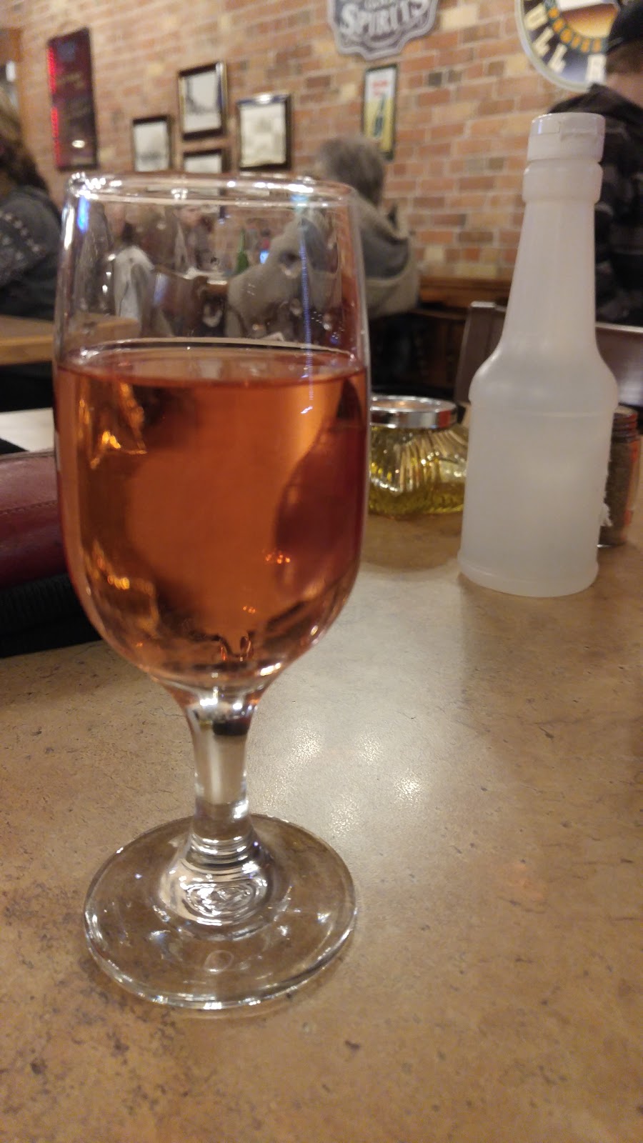 Village Restaurant & Pizzeria | 12 Main St W, Norwich, ON N0J 1P1, Canada | Phone: (519) 863-2813