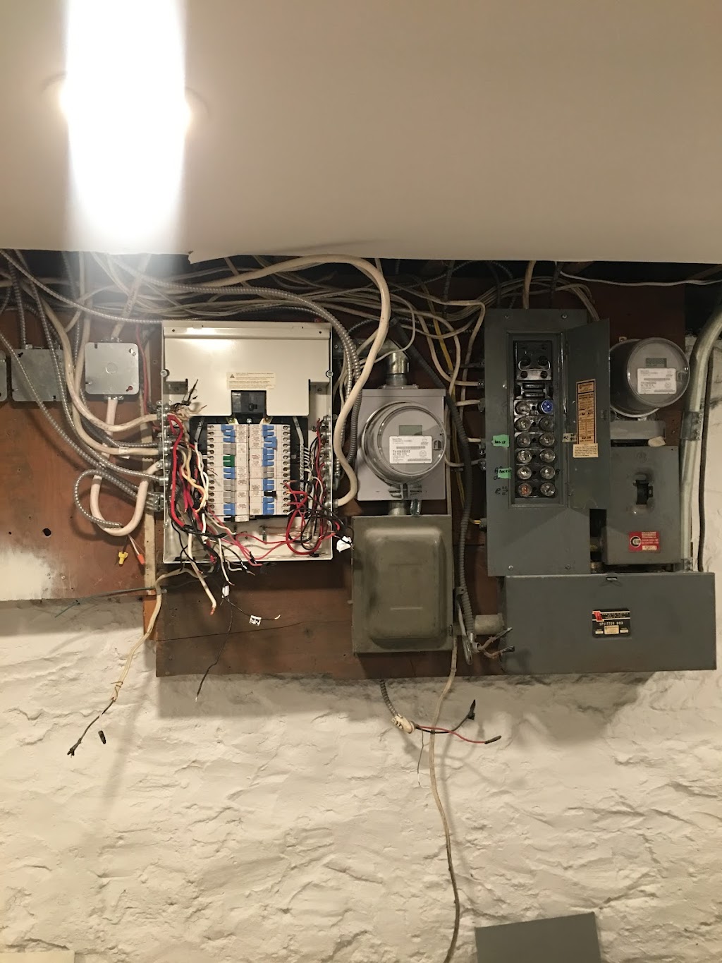 RS Electrical Contracting | 145 The West Mall Unit 153a, Etobicoke, ON M9C 4V3, Canada | Phone: (416) 655-9979