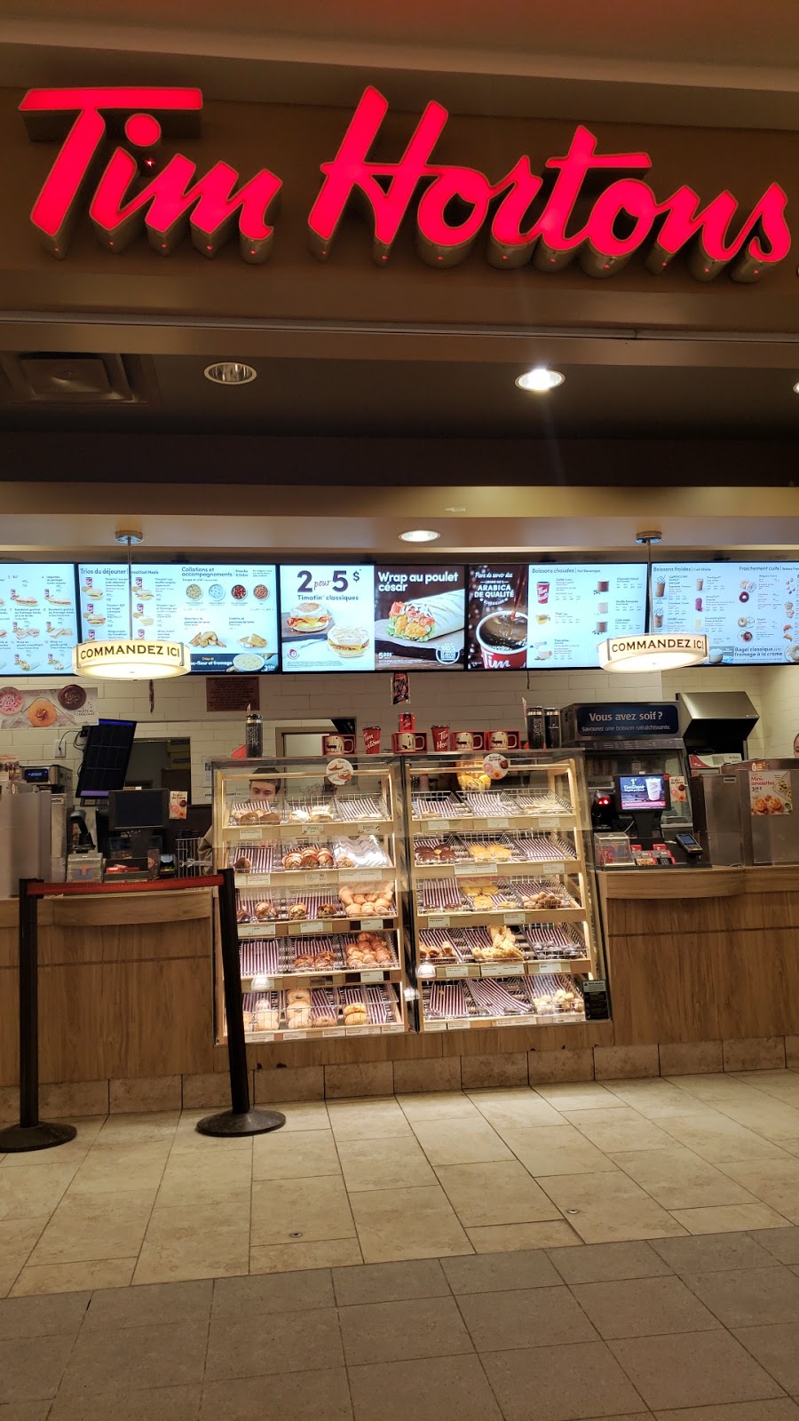 Tim Hortons | 552 Bd Wilfrid-Hamel Local #e15, Québec, QC G1M 3E5, Canada | Phone: (418) 524-1750