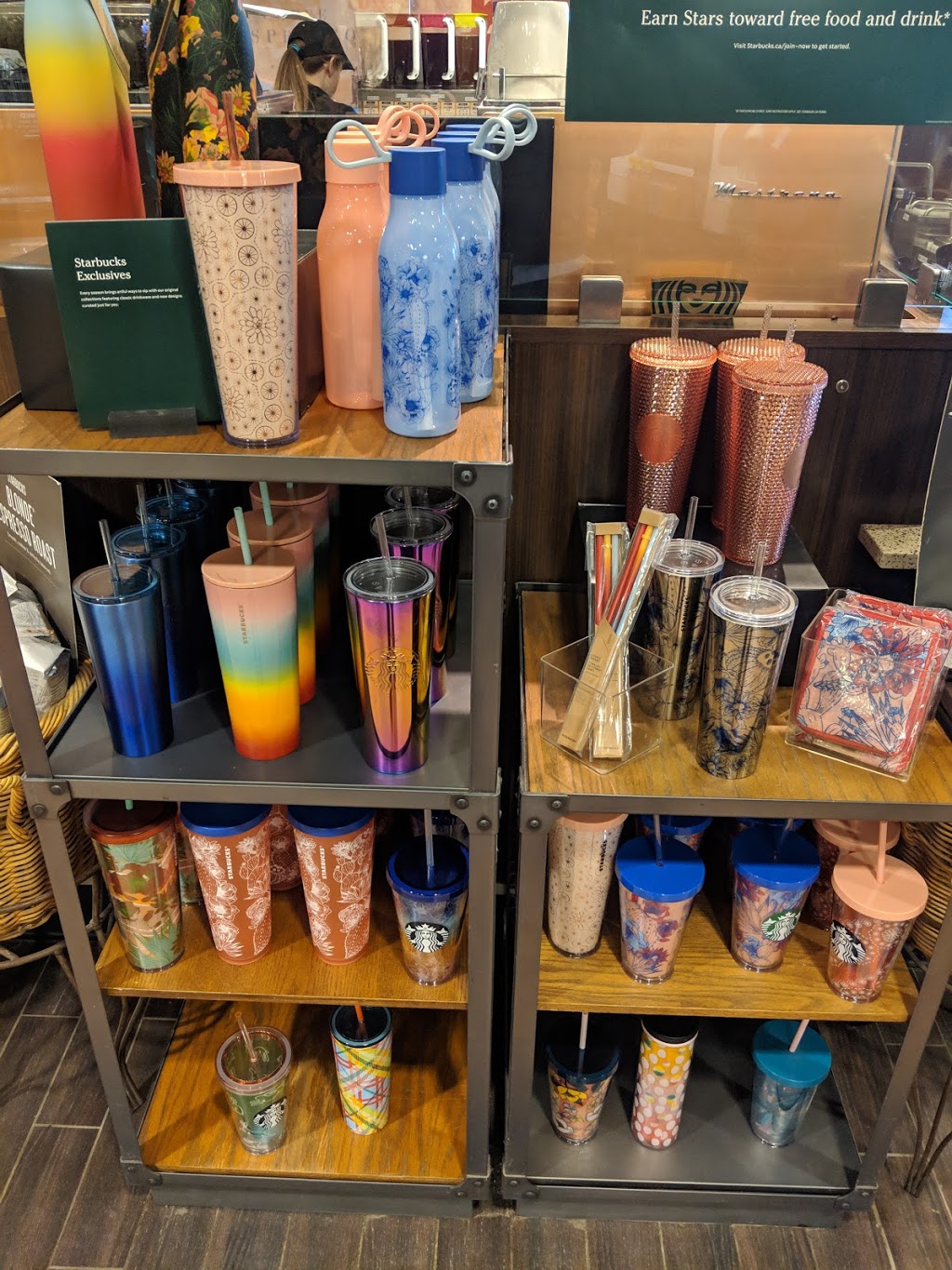 Starbucks | 650 Wellington St E, Aurora, ON L4G 0K3, Canada | Phone: (905) 726-7928