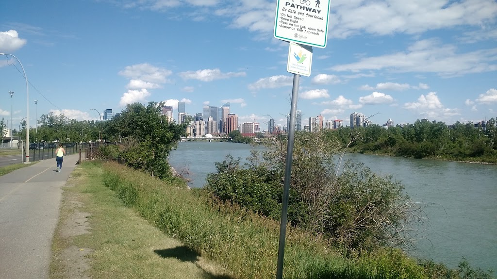 Pumphouse Off Leash Area | 3P5, Bow River Pathway, Calgary, AB T3C 3P5, Canada