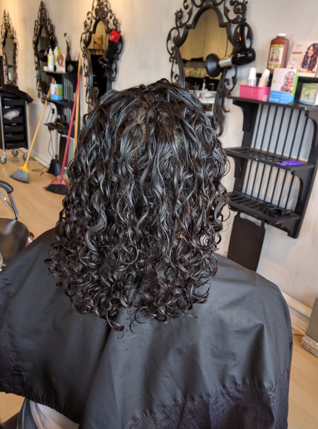 The Curl Ambassadors Curly Hair Salon | hair care | 9100 Jane St #32, Building D, Concord, ON L4K 0A4, Canada | 9057389910 OR +1 905-738-9910