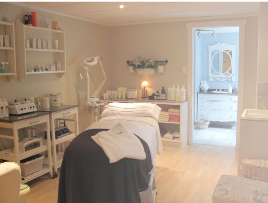 Beauté Céleste | 240 Rue Ducharme, Sainte-Catherine-de-Hatley, QC J0B 1W0, Canada | Phone: (819) 847-0815