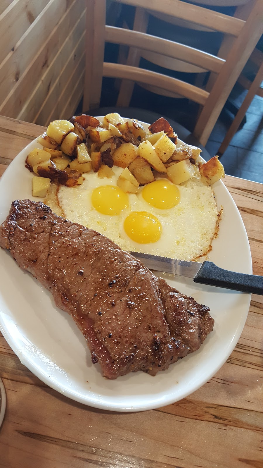 Sunset Grill | 41 Sage Hill Gate NW, Calgary, AB T3R 0S4, Canada | Phone: (587) 230-0627