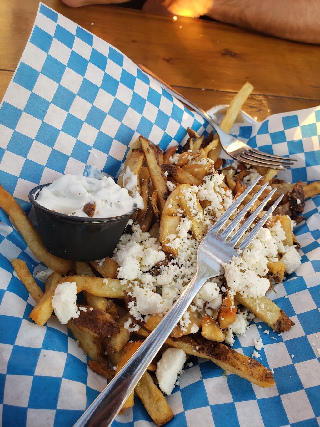 Willie’s Beach Bar | 85 Main St W, Grand Bend, ON N0M 1T0, Canada | Phone: (519) 238-6460