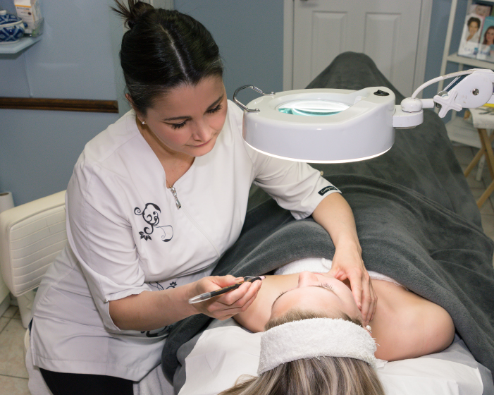 Clinique DEsthétique Carolyne | 1044 Rue de St Jovite, Mont-Tremblant, QC J8E 3J9, Canada | Phone: (819) 429-5276