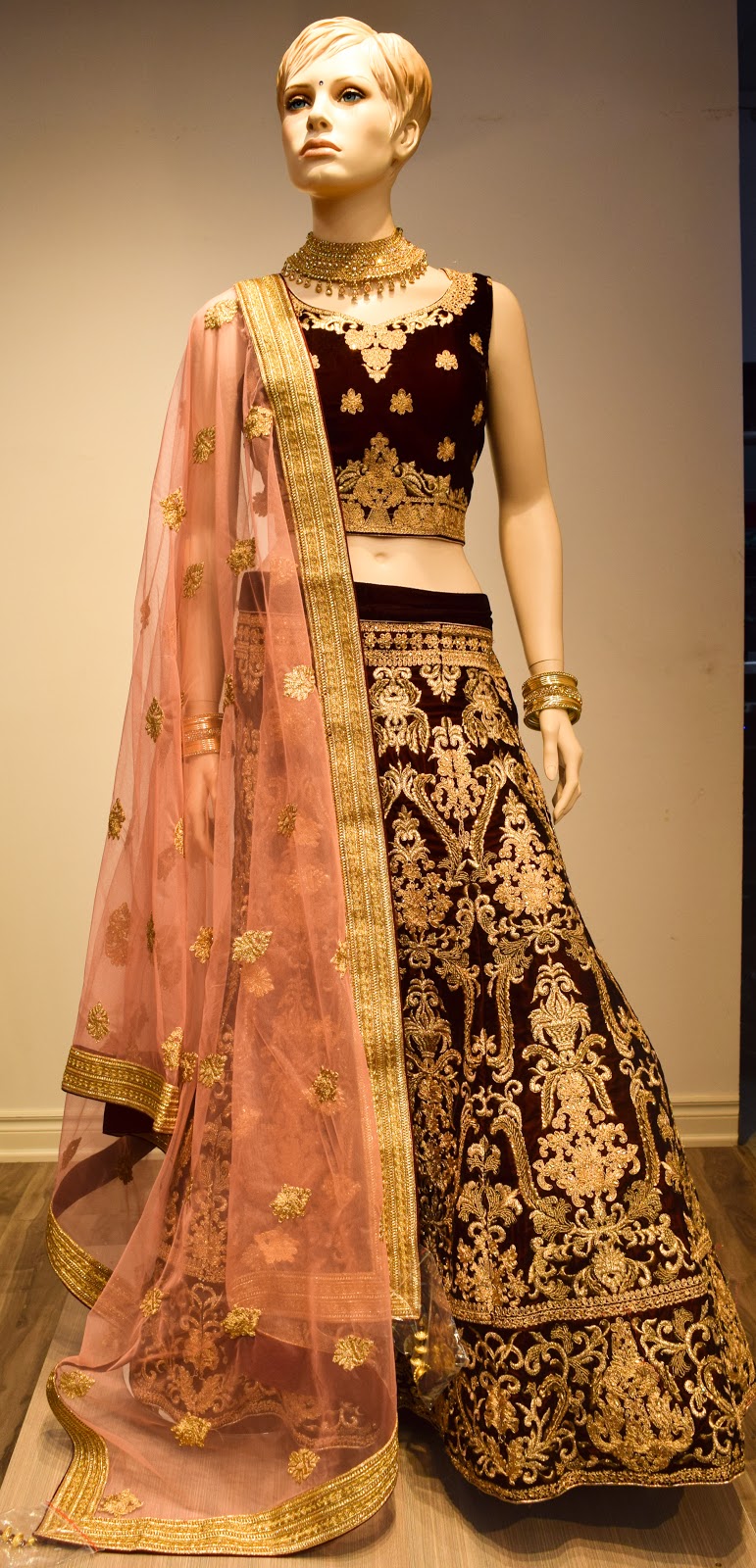 Raja Fashions | 116 Kennedy Rd S, Brampton, ON L6W 3E7, Canada | Phone: (905) 457-9316