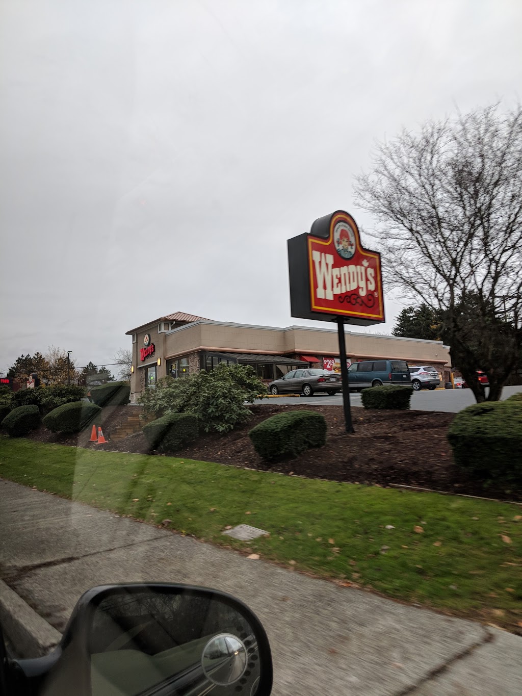 Wendys | 3698 Grandview Hwy, Vancouver, BC V5M 2G9, Canada | Phone: (604) 433-3431