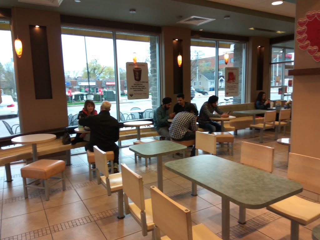McDonalds | 689 Guelph Line, Burlington, ON L7R 3M7, Canada | Phone: (905) 639-1661
