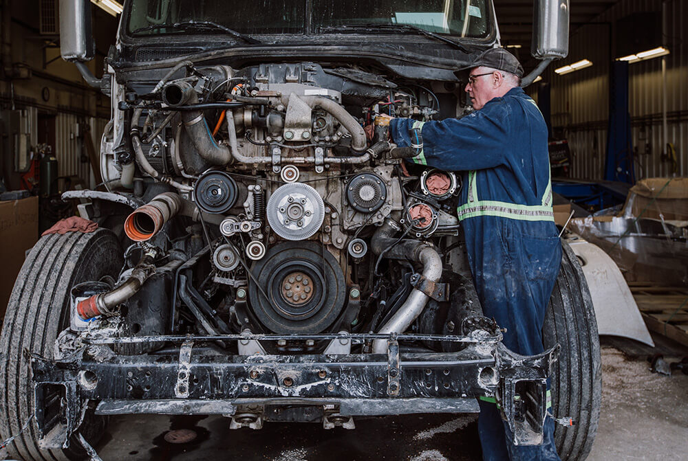 Advanced Truck Centre | 10 Datomar Rd, Headingley, MB R4H 1B8, Canada | Phone: (204) 816-9780