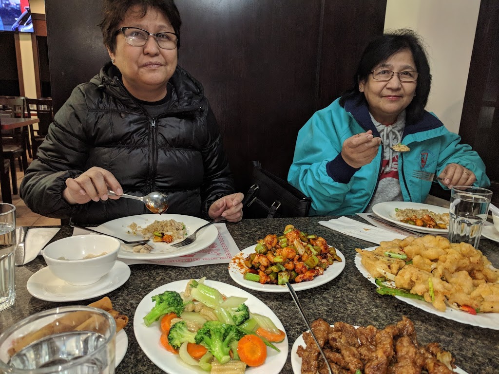 Club House Family Restaurant & Lounge | 5012 16 Ave NW, Calgary, AB T3B 0N3, Canada | Phone: (403) 288-5656