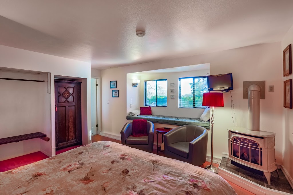 Hillside House Bed and Breakfast | 365 Carter Ave, Friday Harbor, WA 98250, USA | Phone: (800) 232-4730