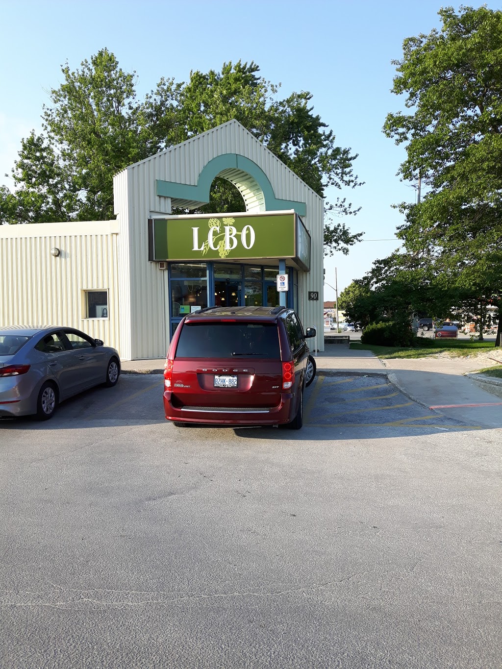 LCBO | 90 Mosley St, Wasaga Beach, ON L9Z 2K3, Canada | Phone: (705) 429-2514