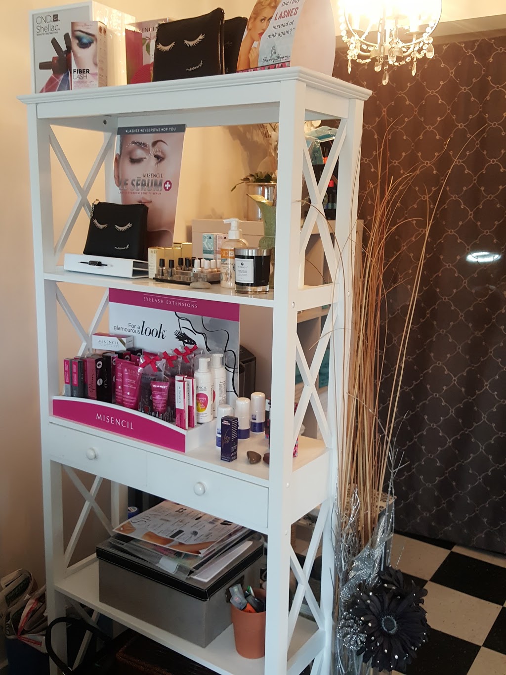 New Town Nails & Lash Studio | 350 Marigold Rd, Victoria, BC V8Z 4P9, Canada | Phone: (250) 412-3056