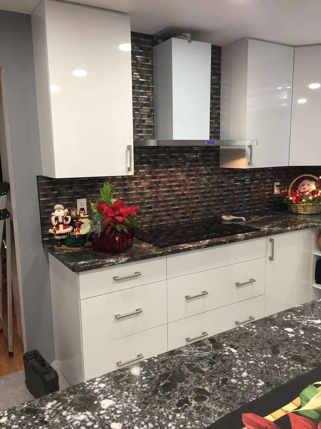 Madaflo Craftman | 10526 106 Ave, Morinville, AB T8R 0C9, Canada | Phone: (780) 263-0631