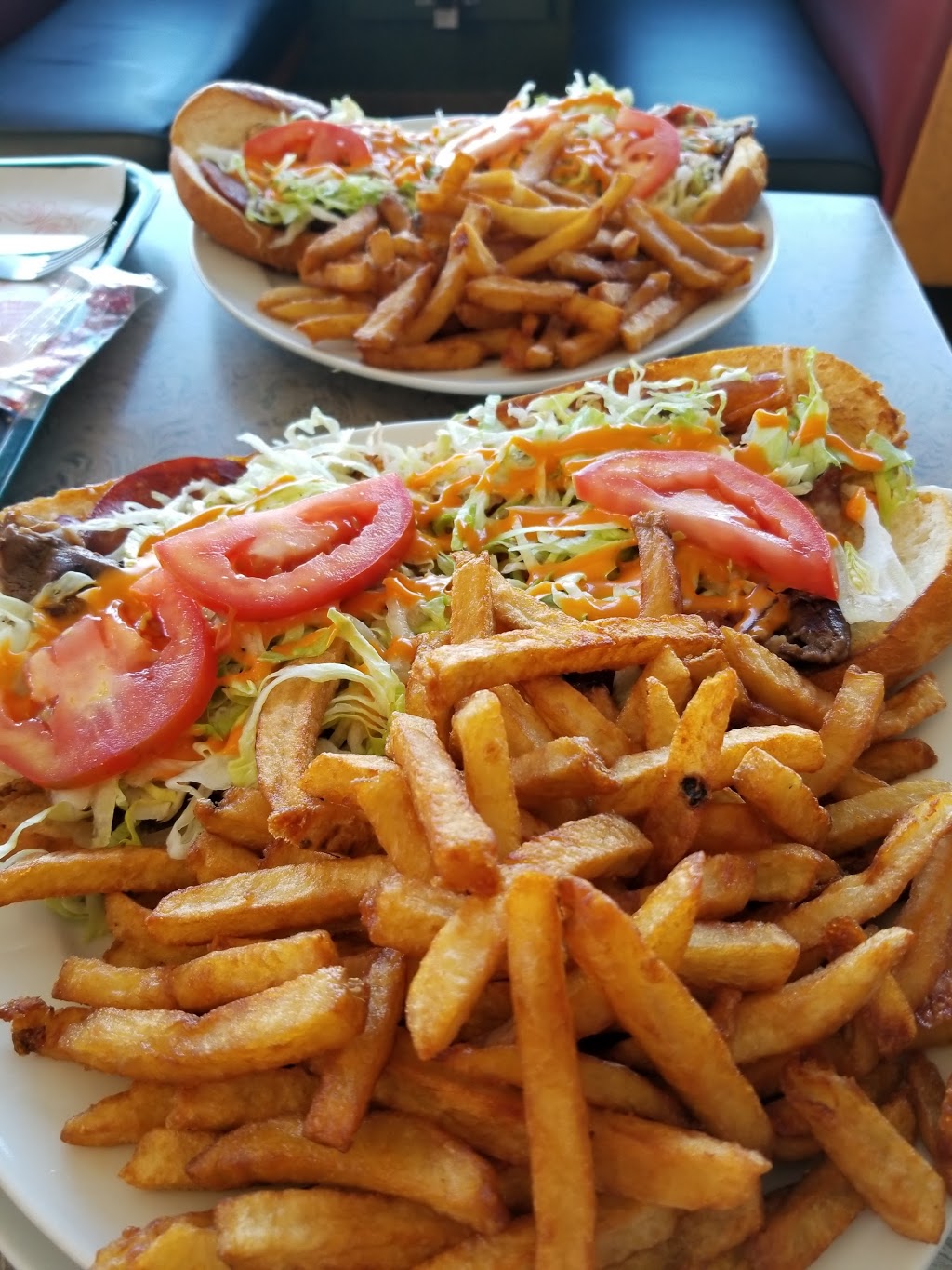 Restaurant La Roulotte | 10 Rue Paiement, Sainte-Geneviève, QC H9H 2S5, Canada | Phone: (514) 626-2888