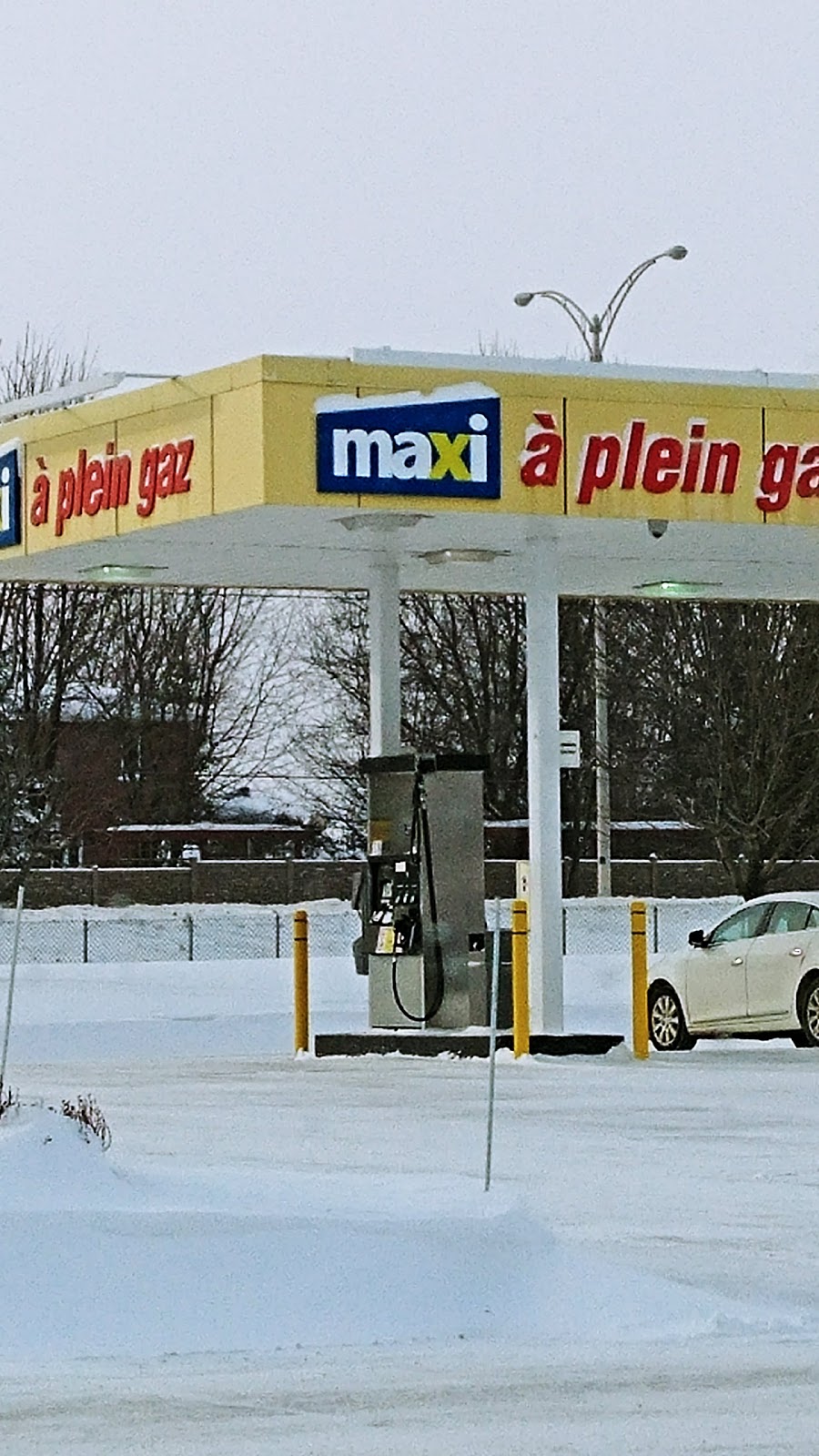 Maxi | 120 Boulevard Arthabaska O, Victoriaville, QC G6P 6S2, Canada | Phone: (819) 752-7732
