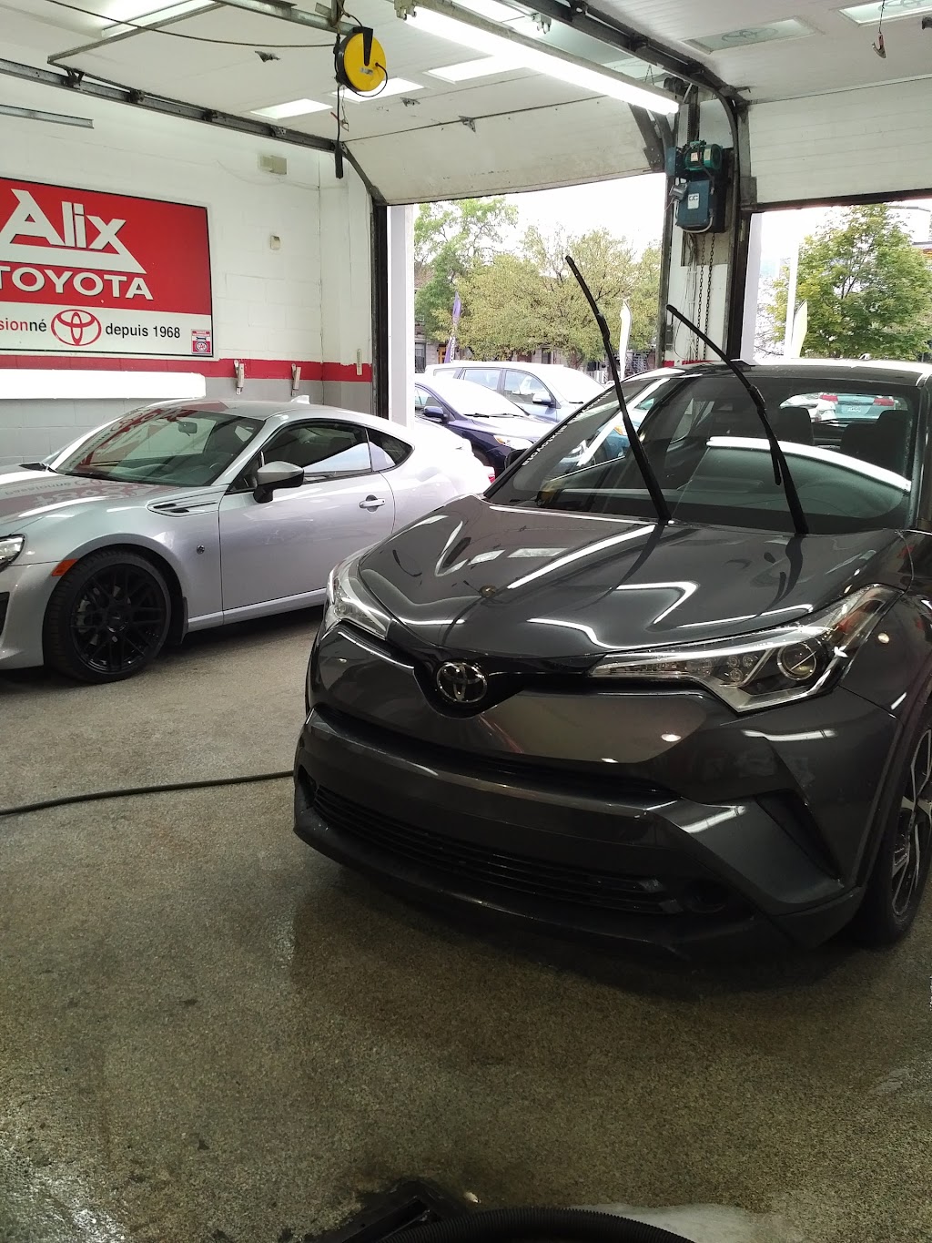 Alix Toyota | 6807 Av. De Lorimier, Montréal, QC H2G 2P8, Canada | Phone: (514) 376-9191