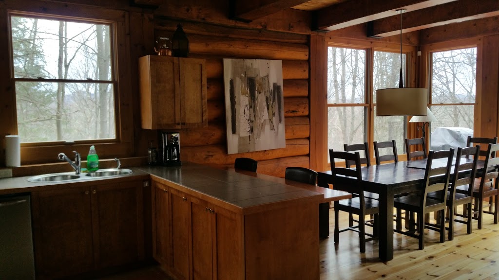 Tremblant Mountain Chalets | 210 Chemin Des Ecorces, Lac-Supérieur, QC J0T 1P0, Canada | Phone: (888) 624-6097