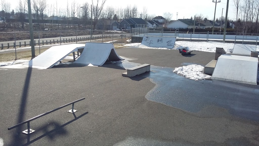 Parc Boisbriand | 1080 Rue Clair, Saint-Nicéphore, QC J2A 2K2, Canada | Phone: (819) 475-4220
