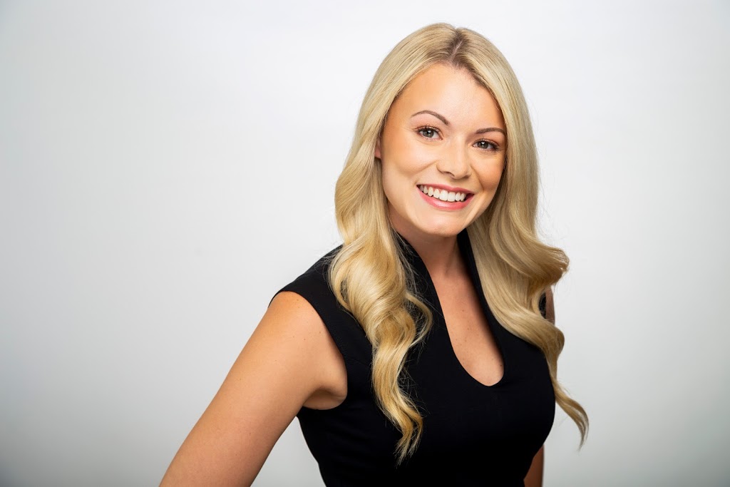 Bailee Cruz Real Estate | 18 Holiday Dr, Brantford, ON N3R 7J4, Canada | Phone: (519) 802-8586