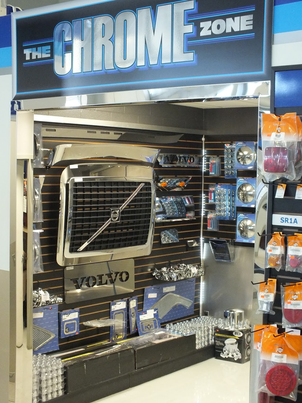 Expressway Trucks | 2943 Cedar Creek Rd, Ayr, ON N0B 1E0, Canada | Phone: (519) 632-9777