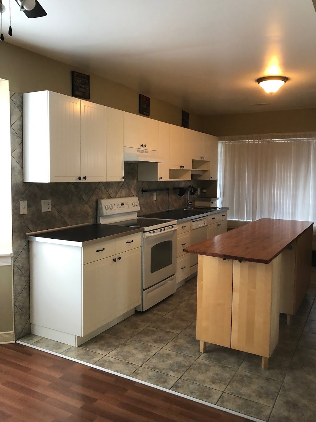 Nashdom Properties | 960 Main St E, Hamilton, ON L8M 1M8, Canada | Phone: (905) 527-7226