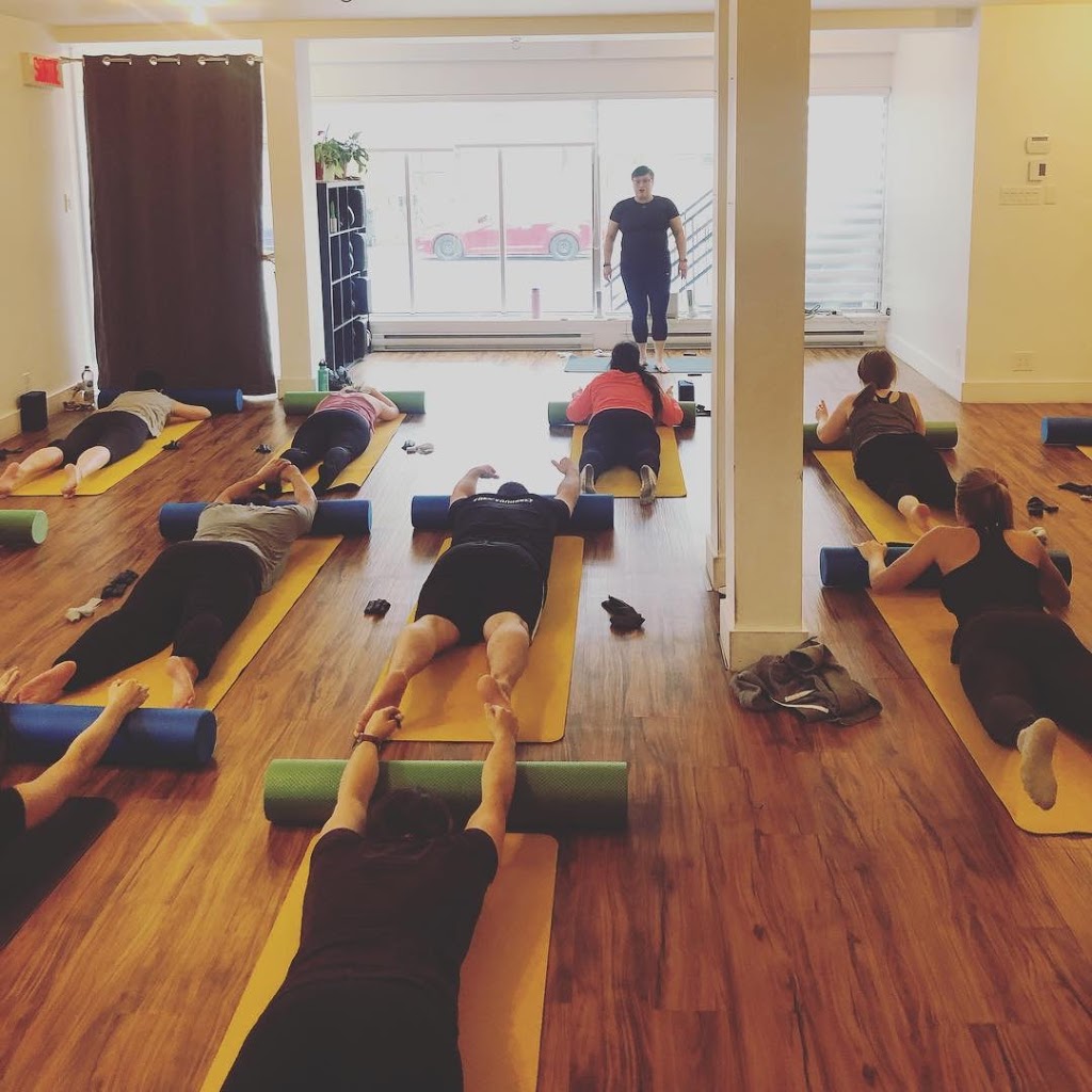 Coach Nicky | 2150 Boulevard Keller, Saint-Laurent, QC H4K 1L4, Canada | Phone: (514) 805-1930