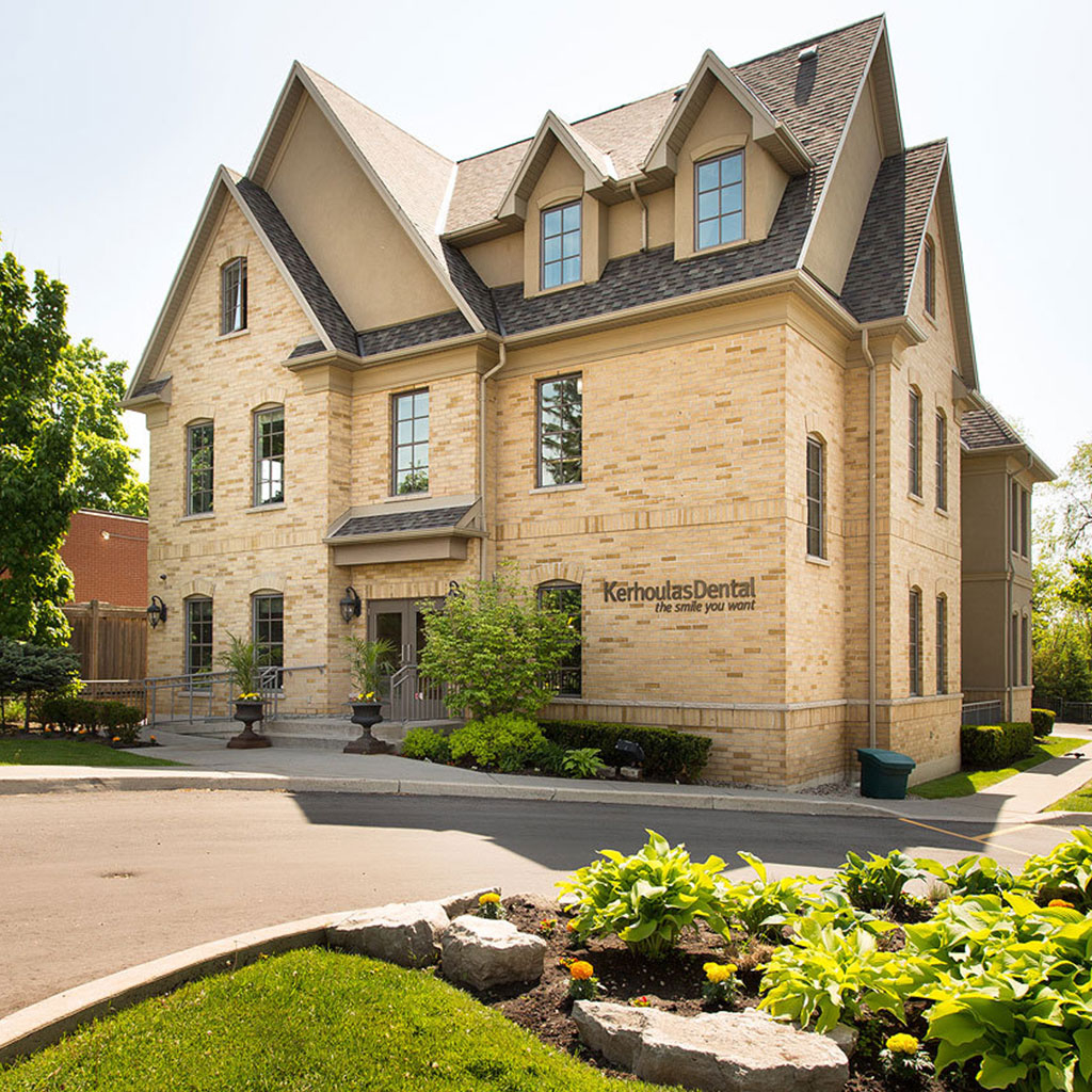 Kerhoulas Dental | 35 Thomas St, Mississauga, ON L5M 1Y6, Canada | Phone: (905) 821-3423
